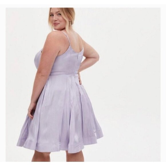 NWT Torrid WOmen's Lavender Satin Fit And Flare Dress - 22 - Picture 2 of 14